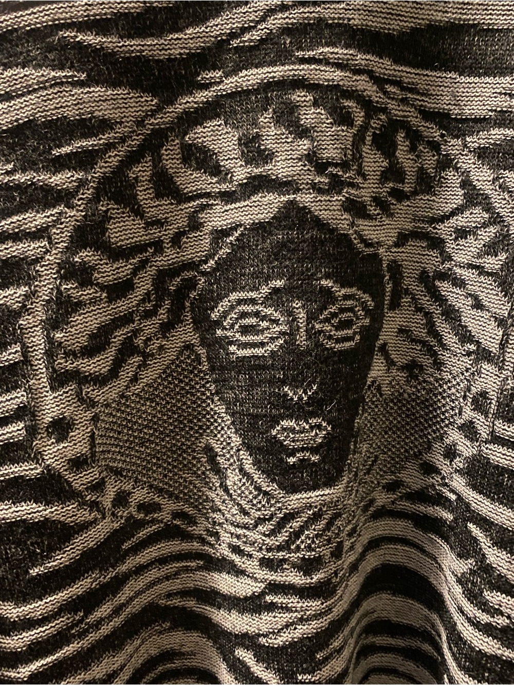 🦓 Vintage Versace Jeans Couture Medusa Head Zebra Print Knit Sweater M - Picture 3 of 7